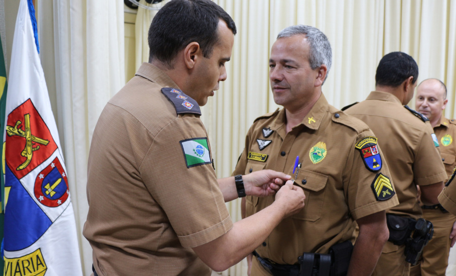 A entrega de medalhas de Mérito Rodoviário e homenagens aos policiais militares marcaram o evento de comemoração pelos 55 anos de criação do Batalhão de Polícia Rodoviária (BPRv) nesta sexta-feira (25), no auditório do Departamento de Estradas e Rodagem, em Curitiba.