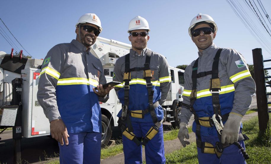 Copel completa neste sábado (26) 65 anos como a maior empresa do Paraná e a quarta do setor elétrico brasileiro, com negócios em 10 estados e foco renovado em suas atividades no Paraná