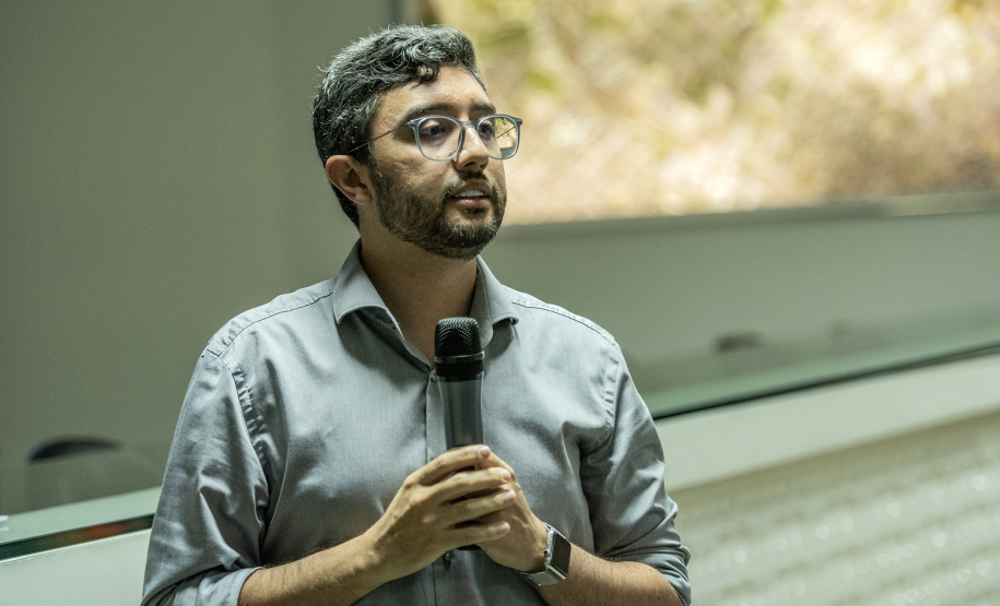 Para construir uma relação de maior confiança com investidores e clientes, a Portos do Paraná adota uma série de medidas no combate à corrupção, como forma de garantir ética e integridade no serviço público. Diretores e funcionários da empresa pública participaram nesta segunda-feira (28) de uma palestra com o controlador-geral do Estado, Raul Siqueira, sobre o Programa de Integridade e Compliance do Governo do Paraná.