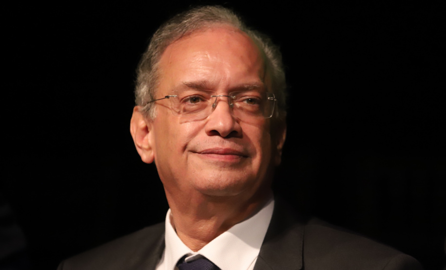 O governador Carlos Massa Ratinho Junior participou nesta segunda-feira (28), em Curitiba, da solenidade de posse da nova diretoria da Fiep, que será liderada pelo empresário Carlos Valter Martins Pedro nos próximos quatro anos. Ele substitui Edson Campagnolo no comando da federação. Foto: José Fernando Ogura/AEN