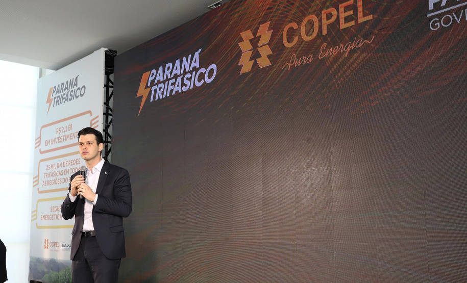 O governador Carlos Massa Ratinho Junior e o presidente da Copel, Daniel Slaviero, lançam nesta terça-feira (29) o Programa Paraná Trifásico, em Curitiba