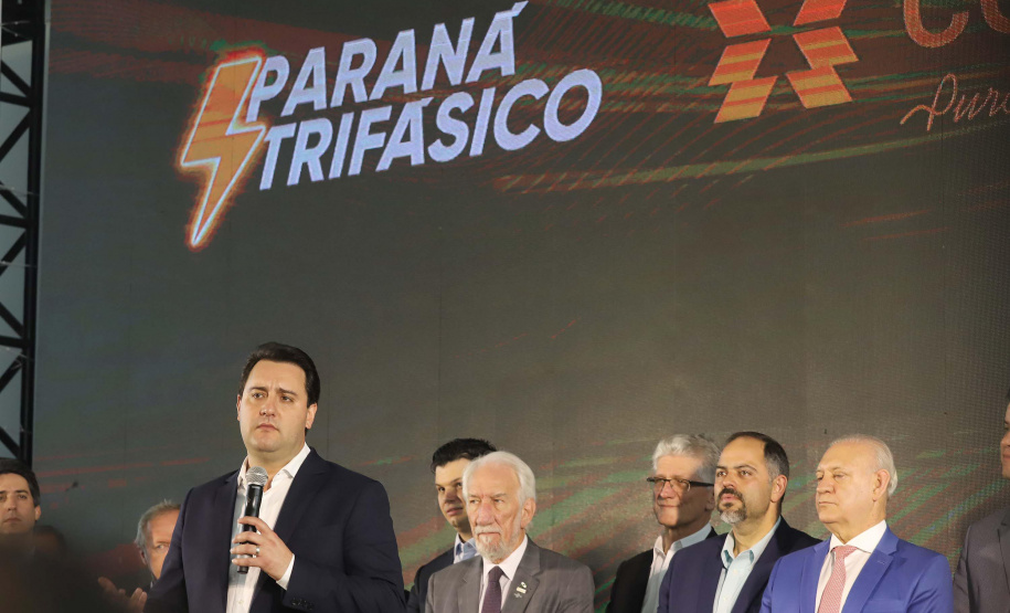 O governador Carlos Massa Ratinho Junior e o presidente da Copel, Daniel Slaviero, lançam nesta terça-feira (29) o Programa Paraná Trifásico, em Curitiba