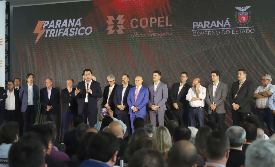O governador Carlos Massa Ratinho Junior e o presidente da Copel, Daniel Slaviero, lançam nesta terça-feira (29) o Programa Paraná Trifásico, em Curitiba