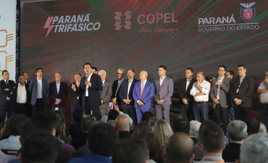 O governador Carlos Massa Ratinho Junior e o presidente da Copel, Daniel Slaviero, lançam nesta terça-feira (29) o Programa Paraná Trifásico, em Curitiba