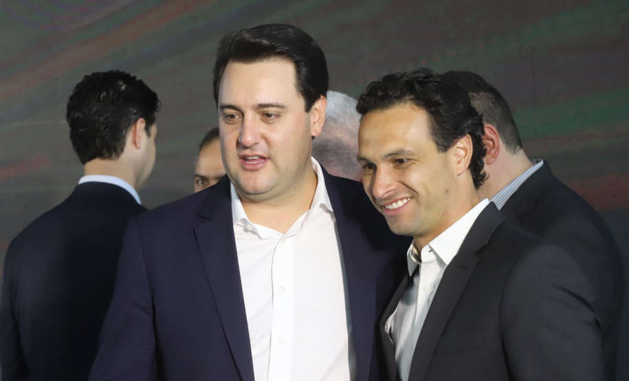 O governador Carlos Massa Ratinho Junior e o presidente da Copel, Daniel Slaviero, lançam nesta terça-feira (29) o Programa Paraná Trifásico, em Curitiba