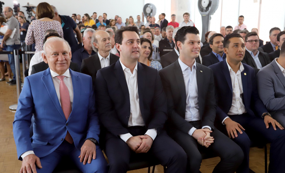 O governador Carlos Massa Ratinho Junior e o presidente da Copel, Daniel Slaviero, lançam nesta terça-feira (29) o Programa Paraná Trifásico, em Curitiba