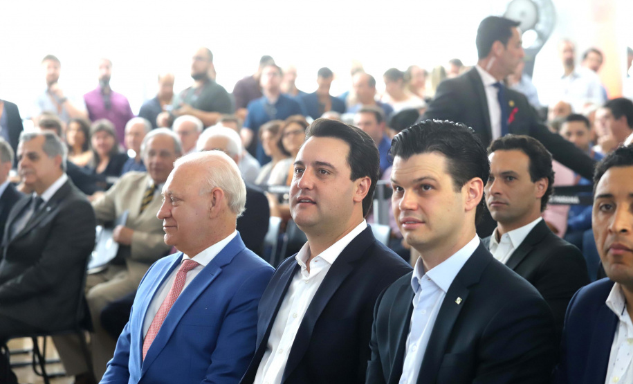 O governador Carlos Massa Ratinho Junior e o presidente da Copel, Daniel Slaviero, lançam nesta terça-feira (29) o Programa Paraná Trifásico, em Curitiba