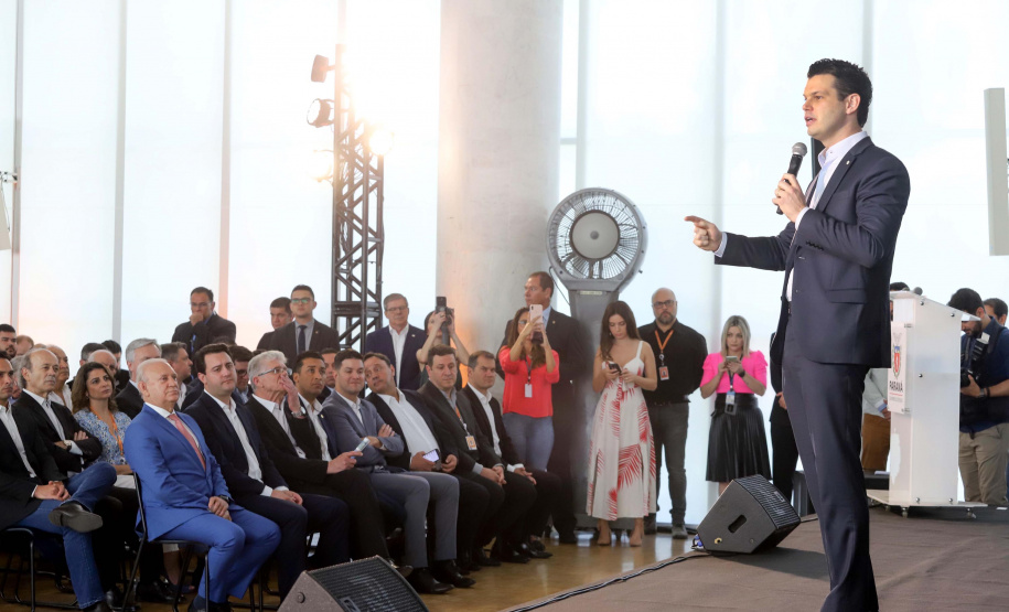 O governador Carlos Massa Ratinho Junior e o presidente da Copel, Daniel Slaviero, lançam nesta terça-feira (29) o Programa Paraná Trifásico, em Curitiba