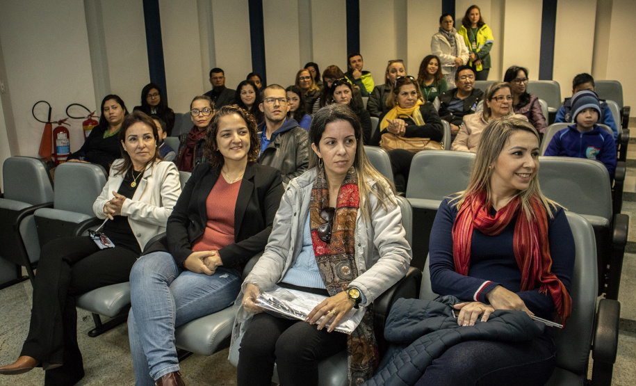 Mais de 7 mil pessoas já visitaram o Porto de Paranaguá em 2019. Em março deste ano, a empresa pública Portos do Paraná intensificou as visitas de grupos técnicos. Em junho, passou a receber os interessados também aos sábados. São estudantes, empresários e agricultores que querem aprender sobre logística e comércio internacional.