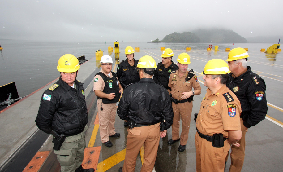 Mais de 7 mil pessoas já visitaram o Porto de Paranaguá em 2019. Em março deste ano, a empresa pública Portos do Paraná intensificou as visitas de grupos técnicos. Em junho, passou a receber os interessados também aos sábados. São estudantes, empresários e agricultores que querem aprender sobre logística e comércio internacional.