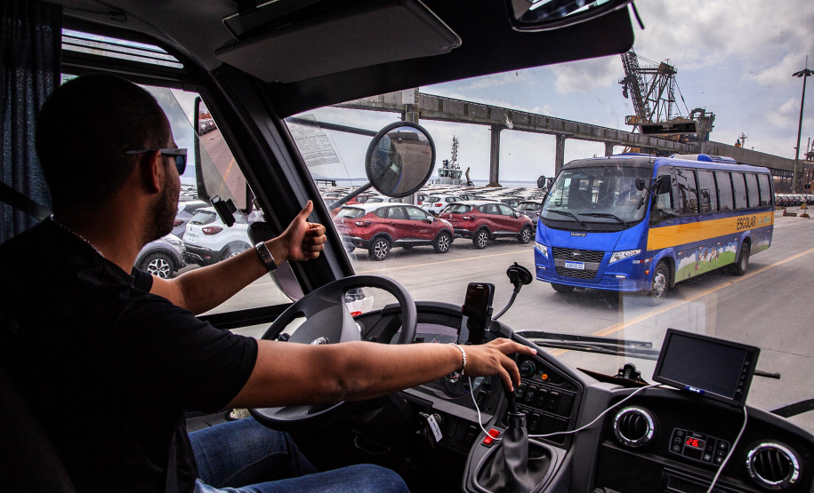 Mais de 7 mil pessoas já visitaram o Porto de Paranaguá em 2019. Em março deste ano, a empresa pública Portos do Paraná intensificou as visitas de grupos técnicos. Em junho, passou a receber os interessados também aos sábados. São estudantes, empresários e agricultores que querem aprender sobre logística e comércio internacional.