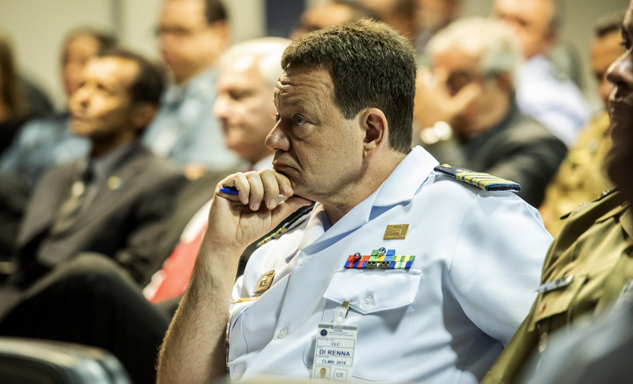 Mais de 7 mil pessoas já visitaram o Porto de Paranaguá em 2019. Em março deste ano, a empresa pública Portos do Paraná intensificou as visitas de grupos técnicos. Em junho, passou a receber os interessados também aos sábados. São estudantes, empresários e agricultores que querem aprender sobre logística e comércio internacional.