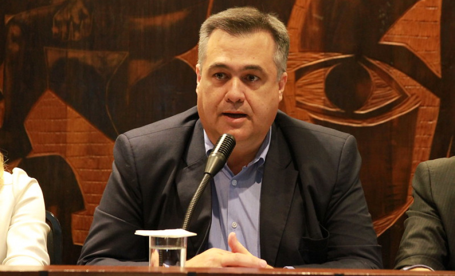 Deputados, representantes de instituições da área da odontologia, cirurgiões dentistas e população em geral participaram nesta terça-feira (29), na Assembleia Legislativa do Paraná, da audiência pública sobre Saúde Bucal: promoção, conscientização e prevenção no Paraná