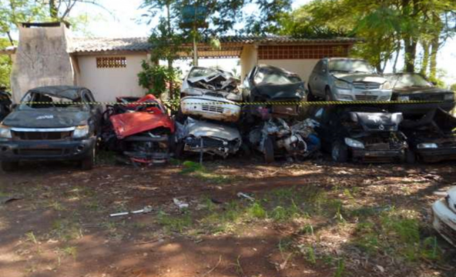 O Departamento de Estradas de Rodagem do Paraná (DER/PR) realiza terça-feira (05.11) leilão de sucata de veículos automotores. Podem participar empresas que comprovem o registro no ramo de desmontagem de veículos, seguindo o estabelecido no Edital de Leilão n.º 001/2019 – DER/SEIL, disponível no portal do DER/PR: www.der.pr.gov.br. Foto:DER