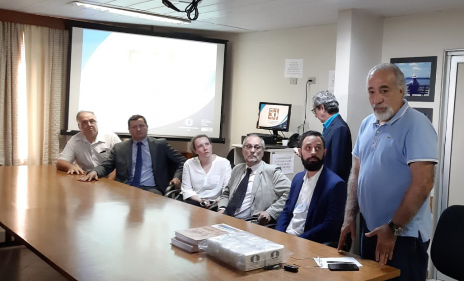 O Serviço Geológico do Brasil completou nesta terça-feira (29) 50 anos de atividades que foram comemorados no Paraná, em solenidade conjunta entre o Núcleo de Apoio Técnico de Curitiba e o Instituto de Terras, Cartografia e Geologia (ITCG). O Instituto apresentou os resultados do Mapeamento Geológico do Grupo Serra Geral no Paraná. Foto: Divulgação/SEDEST