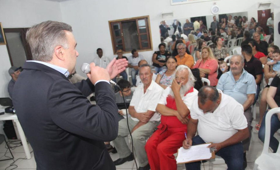 Os moradores da Vila Centenário, no bairro Cajuru, em Curitiba, participaram terça-feira (29) no programa Fala Comunidade, uma ação organizada pela Coordenação de Assuntos Comunitários da Secretaria da Justiça, Família e Trabalho, que propõe debate sobre problemas locais, apresentação de programas do governo e orientações ao consumidor.Foto:SEJUF