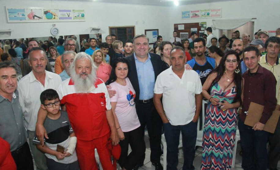 Os moradores da Vila Centenário, no bairro Cajuru, em Curitiba, participaram terça-feira (29) no programa Fala Comunidade, uma ação organizada pela Coordenação de Assuntos Comunitários da Secretaria da Justiça, Família e Trabalho, que propõe debate sobre problemas locais, apresentação de programas do governo e orientações ao consumidor.Foto:SEJUF