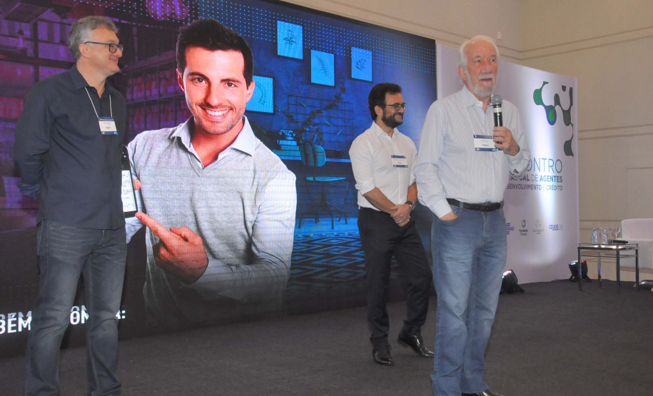 O trabalho realizado pela equipe da Sala do Empreendedor da prefeitura de Francisco Beltrão no atendimento de empreendedores e contratação de operações de microcrédito recebeu o primeiro lugar geral no Prêmio Fomento Paraná e Sebrae/PR de Microcrédito 2019