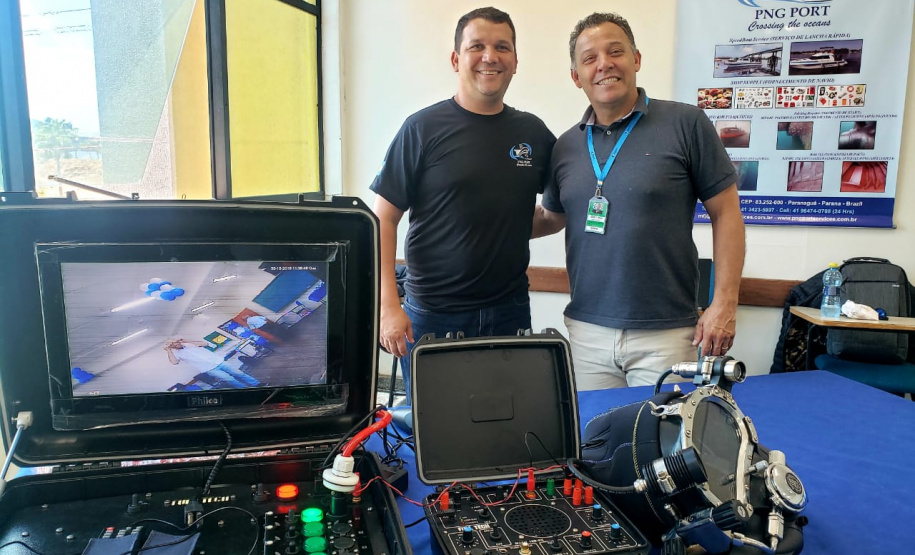 A empresa pública Portos do Paraná participa nesta quarta e quinta-feira (30 e 31) da 8ª edição da Feira de Profissões do Instituto Superior do Litoral do Paraná (Isulpar). A intenção é mostrar aos alunos e visitantes as oportunidades de carreira na atividade portuária, principal geradora de emprego e renda em Paranaguá.Foto:Pierpaolo Nota/Portos do Paraná