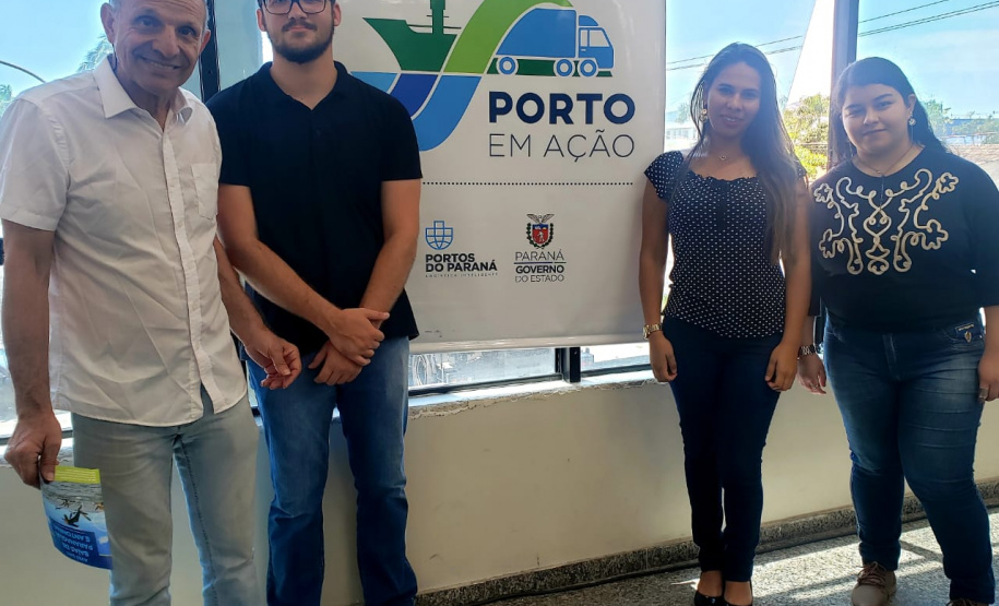 A empresa pública Portos do Paraná participa nesta quarta e quinta-feira (30 e 31) da 8ª edição da Feira de Profissões do Instituto Superior do Litoral do Paraná (Isulpar). A intenção é mostrar aos alunos e visitantes as oportunidades de carreira na atividade portuária, principal geradora de emprego e renda em Paranaguá.Foto:Pierpaolo Nota/Portos do Paraná