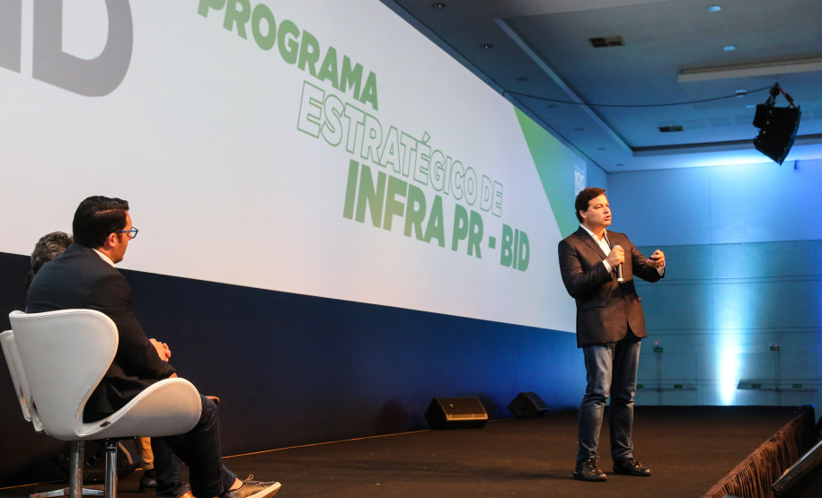 Apresentação do Secretário de Estado de Infraestrutura e Logistica Sandro Alexr participa nesta quinta-feira (31), do encontro de capacitação Governo 5.0 no Hotel Rafain Palace & Convention, em Foz do Iguaçu. Foz do Iguaçu, 31/10/2019 - Foto: Geraldo Bubniak/AEN