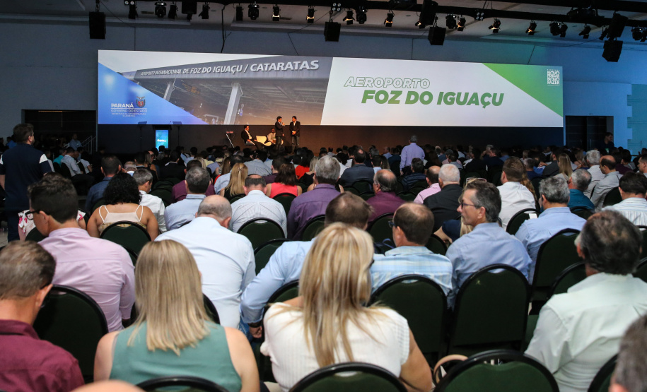 Apresentação do Secretário de Estado de Infraestrutura e Logistica Sandro Alexr participa nesta quinta-feira (31), do encontro de capacitação Governo 5.0 no Hotel Rafain Palace & Convention, em Foz do Iguaçu. Foz do Iguaçu, 31/10/2019 - Foto: Geraldo Bubniak/AEN