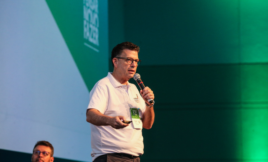 Eduardo Bekin, da Paraná Invest participa nesta quinta-feira (31),  do encontro de capacitação Governo 5.0 no Hotel Rafain Palace & Convention, em Foz do Iguaçu. Foz do Iguaçu, 31/10/2019 -  Foto: Geraldo Bubniak/AEN