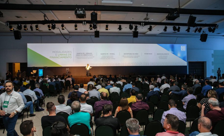 O diretor-presidente da Cohapar - Jorge Lange participa nesta sexta-feira (01),  do encontro de capacitação Governo 5.0 no Hotel Rafain Palace & Convention, em Foz do Iguaçu. Foz do Iguaçu, 01/11/2019 -  Foto: Geraldo Bubniak/AEN