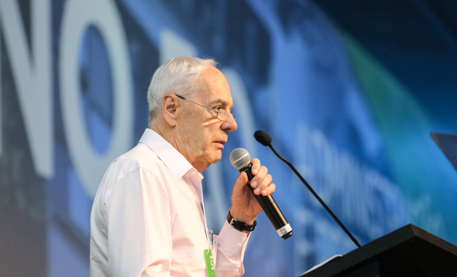 O secretário da Administração e Previdência - Reinhold Stephanes, participa nesta sexta-feira (01),  do encontro de capacitação Governo 5.0 no Hotel Rafain Palace & Convention, em Foz do Iguaçu. Foz do Iguaçu, 01/11/2019 -  Foto: Geraldo Bubniak/AEN