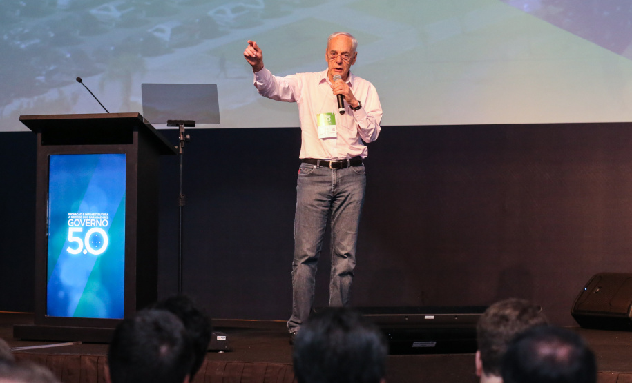 O secretário da Administração e Previdência - Reinhold Stephanes, participa nesta sexta-feira (01),  do encontro de capacitação Governo 5.0 no Hotel Rafain Palace & Convention, em Foz do Iguaçu. Foz do Iguaçu, 01/11/2019 -  Foto: Geraldo Bubniak/AEN