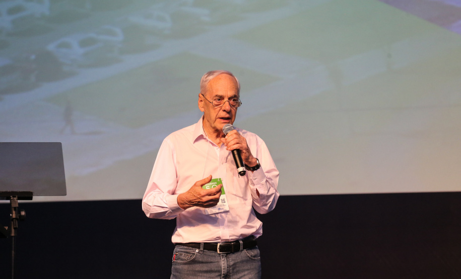 O secretário da Administração e Previdência - Reinhold Stephanes, participa nesta sexta-feira (01),  do encontro de capacitação Governo 5.0 no Hotel Rafain Palace & Convention, em Foz do Iguaçu. Foz do Iguaçu, 01/11/2019 -  Foto: Geraldo Bubniak/AEN