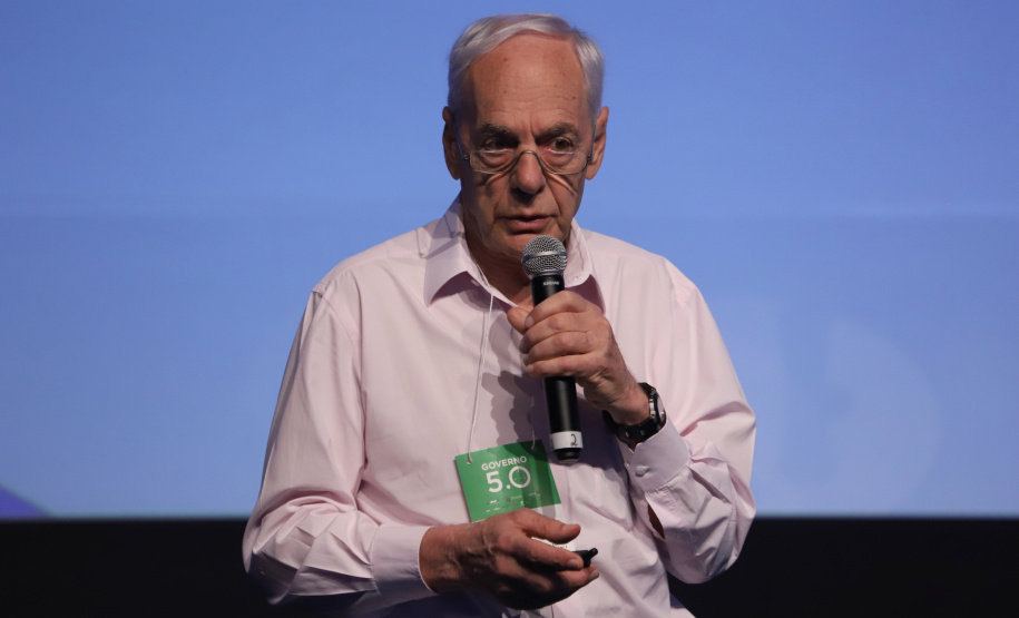 O secretário da Administração e Previdência - Reinhold Stephanes, participa nesta sexta-feira (01), do encontro de capacitação Governo 5.0 no Hotel Rafain Palace & Convention, em Foz do Iguaçu. Foz do Iguaçu, 01/11/2019 - Foto: José Fernando Ogura/AEN