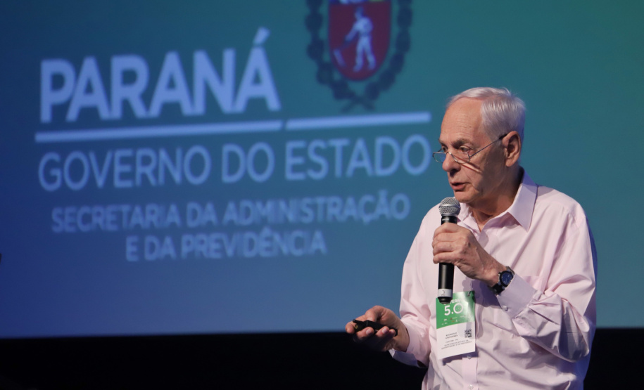 O secretário da Administração e Previdência - Reinhold Stephanes, participa nesta sexta-feira (01), do encontro de capacitação Governo 5.0 no Hotel Rafain Palace & Convention, em Foz do Iguaçu. Foz do Iguaçu, 01/11/2019 - Foto: José Fernando Ogura/AEN
