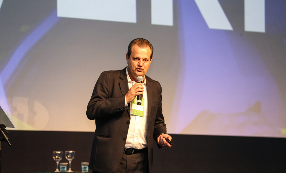 O superintendente de Ciência, Tecnologia e Ensino Superior Aldo Bonna, participa nesta sexta-feira (01),  do encontro de capacitação Governo 5.0 no Hotel Rafain Palace & Convention, em Foz do Iguaçu. Foz do Iguaçu, 01/11/2019 -  Foto: Geraldo Bubniak/AEN