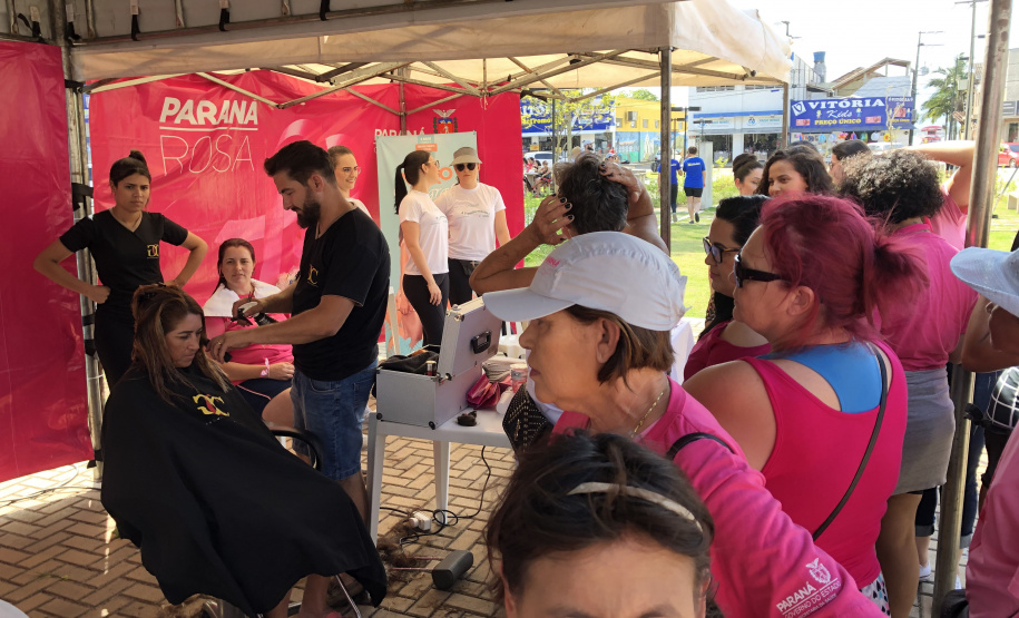 Paraná Rosa chega ao fim com a mobilização de mais de 40 mil pessoas. Foto:Valdelino Pontes