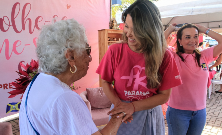 Paraná Rosa chega ao fim com a mobilização de mais de 40 mil pessoas. Foto: Valdelino Pontes