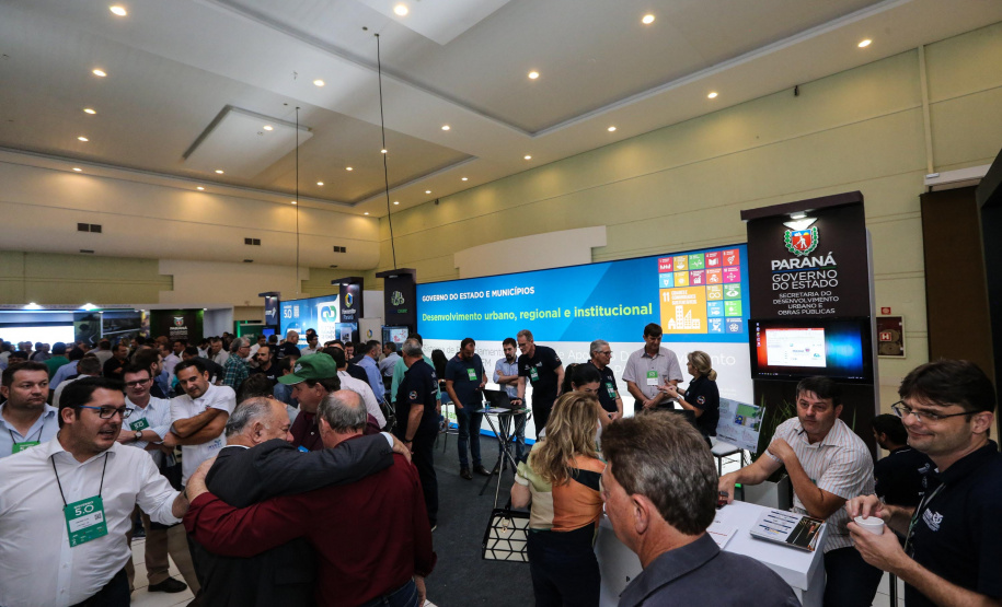 Stands das secretarias nesta quinta-feira (31),  no encontro de capacitação Governo 5.0 no Hotel Rafain Palace & Convention, em Foz do Iguaçu. Foz do Iguaçu, 31/10/2019 -  Foto: Geraldo Bubniak/AEN