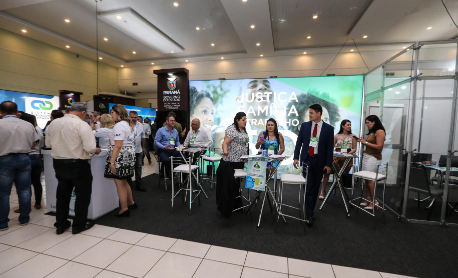 Stands das secretarias nesta quinta-feira (31),  no encontro de capacitação Governo 5.0 no Hotel Rafain Palace & Convention, em Foz do Iguaçu. Foz do Iguaçu, 31/10/2019 -  Foto: Geraldo Bubniak/AEN