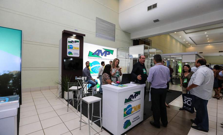 Stands das secretarias nesta quinta-feira (31),  no encontro de capacitação Governo 5.0 no Hotel Rafain Palace & Convention, em Foz do Iguaçu. Foz do Iguaçu, 31/10/2019 -  Foto: Geraldo Bubniak/AEN
