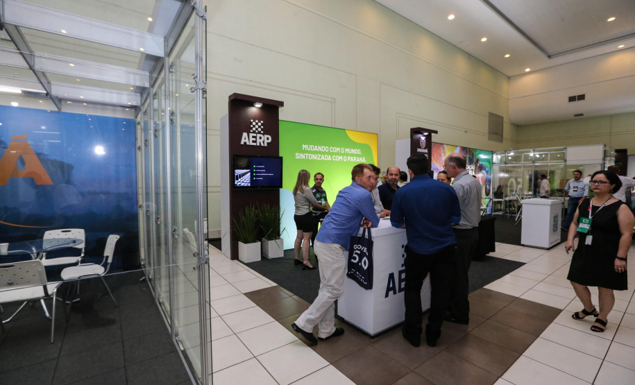 Stands das secretarias nesta quinta-feira (31),  no encontro de capacitação Governo 5.0 no Hotel Rafain Palace & Convention, em Foz do Iguaçu. Foz do Iguaçu, 31/10/2019 -  Foto: Geraldo Bubniak/AEN