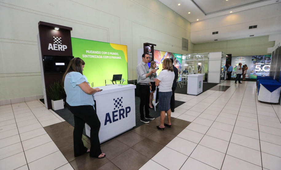 Stands das secretarias nesta quinta-feira (31),  no encontro de capacitação Governo 5.0 no Hotel Rafain Palace & Convention, em Foz do Iguaçu. Foz do Iguaçu, 31/10/2019 -  Foto: Geraldo Bubniak/AEN
