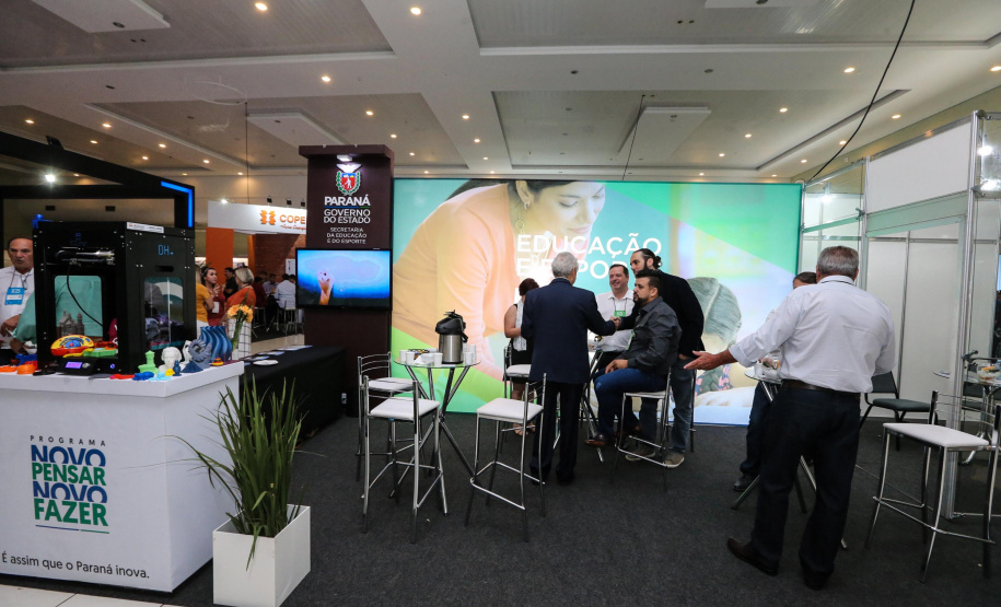 Stands das secretarias nesta quinta-feira (31),  no encontro de capacitação Governo 5.0 no Hotel Rafain Palace & Convention, em Foz do Iguaçu. Foz do Iguaçu, 31/10/2019 -  Foto: Geraldo Bubniak/AEN