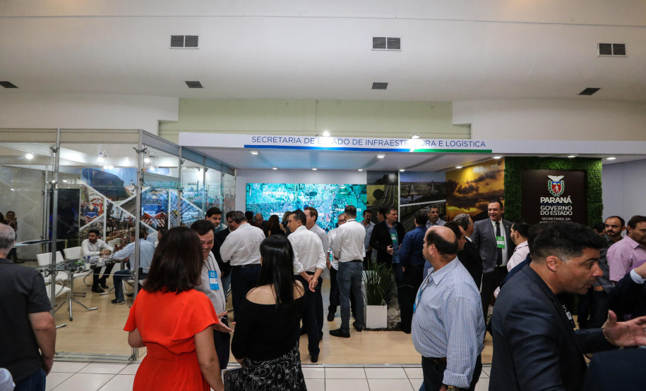 Stands das secretarias nesta quinta-feira (31),  no encontro de capacitação Governo 5.0 no Hotel Rafain Palace & Convention, em Foz do Iguaçu. Foz do Iguaçu, 31/10/2019 -  Foto: Geraldo Bubniak/AEN