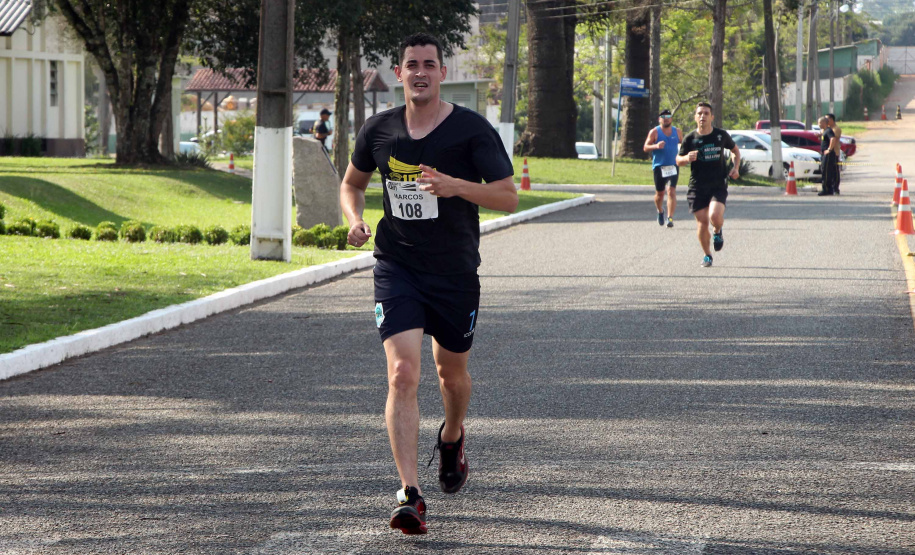 Dezenas de atletas participam do Desafio 10 Km do 17º Batalhão de Polícia Militar. Foto:Soldado Ismael Ponchio