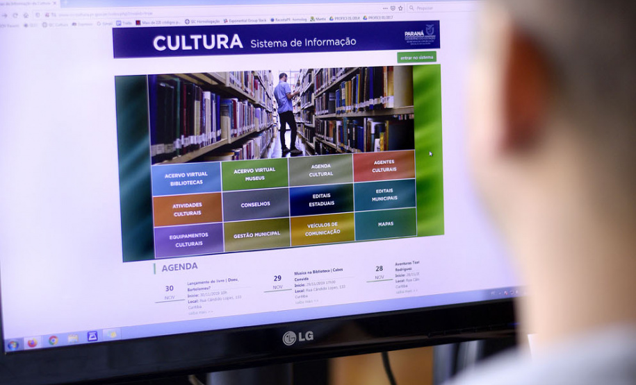 Tutoriais em vídeo auxiliam a inscrever projetos no Profice. Foto: Kraw Penas/SECC