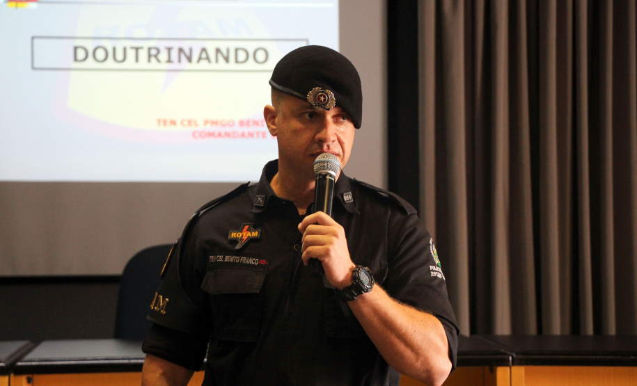 Curitiba, 05 de novembro de 2019. Aula Inaugural do Curso de Rondas Ostencivas de Natureza Especial. Foto: Palestrante Ten Cel Bento Franco. Comandante do Batalhão ROTAM da Polícia Militar do Estado de Goiás.