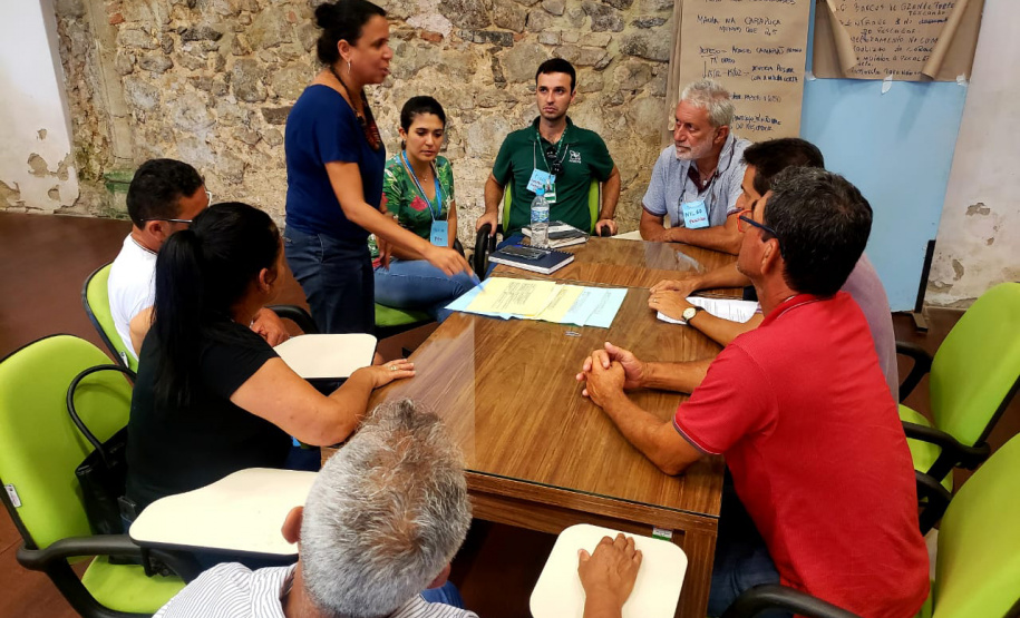 A equipe de Meio Ambiente da empresa pública Portos do Paraná participa da Oficina Estadual de Trabalho para a elaboração da proposta do Paraná para a gestão da pesca do camarão, no âmbito da Região Sul do Brasil. O encontro começou nesta terça-feira (5) e vai até esta quarta (6), em Paranaguá, das 9h às 18h, no Museu de Arqueologia e Etnologia da Universidade Federal do Paraná.
