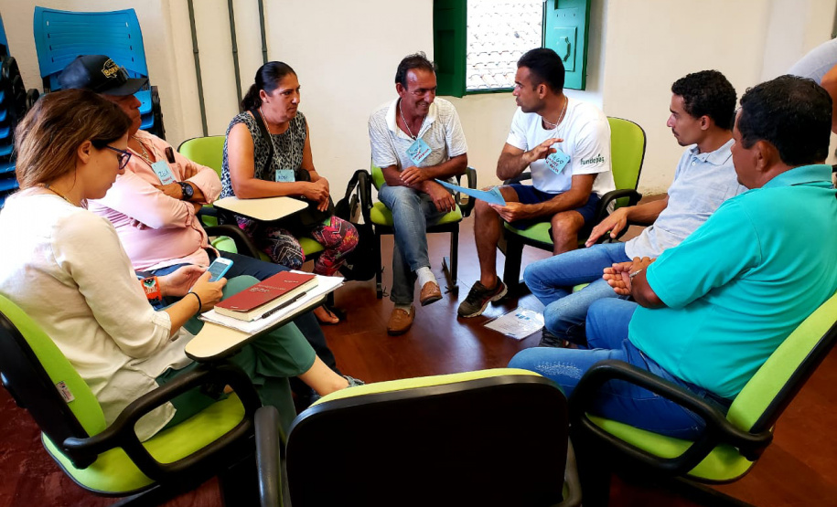 A equipe de Meio Ambiente da empresa pública Portos do Paraná participa da Oficina Estadual de Trabalho para a elaboração da proposta do Paraná para a gestão da pesca do camarão, no âmbito da Região Sul do Brasil. O encontro começou nesta terça-feira (5) e vai até esta quarta (6), em Paranaguá, das 9h às 18h, no Museu de Arqueologia e Etnologia da Universidade Federal do Paraná.