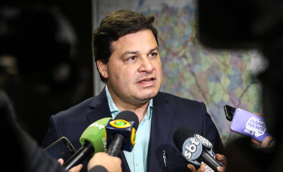 O Governo do Estado e a Prefeitura de Curitiba assinam um Termo de Cooperação Técnica para que o município utilize a metodologia BIM (Modelagem da Informação da Construção), uma nova ferramenta tecnológica para melhoria da gestão de obras públicas. O secretário estadual da Infraestrutura e Logística, Sandro Alex, e o prefeito da Capital, Rafael Greca firmam a parceria na sede da Secretaria da Infraestrutura e Logística.   05/11/2019  -  Foto: Geraldo Bubniak/AEN