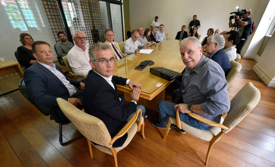 Os novos membros do Conselho Estadual do Patrimônio Histórico e Artístico do Paraná (CEPHA) tomaram posse nesta terça-feira (05), na sede da Superintendência da Cultura da Secretaria de Estado da Comunicação Social e da Cultura